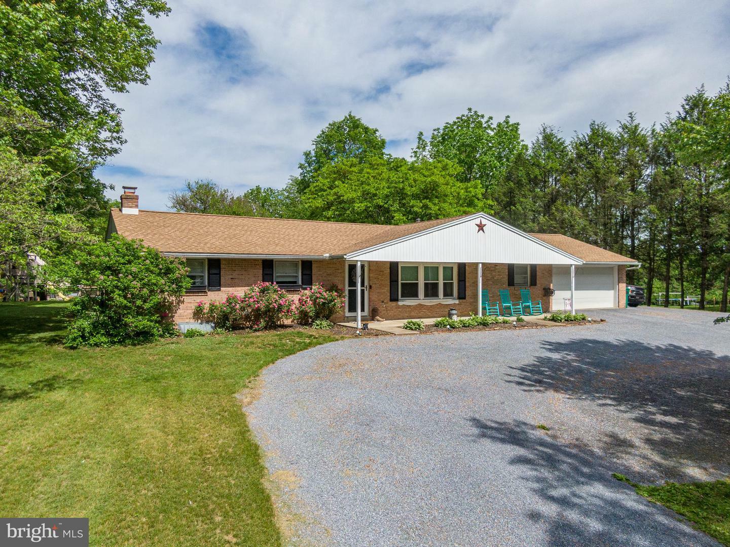 Property Photo:  1980 State Route 72 N  PA 17046 