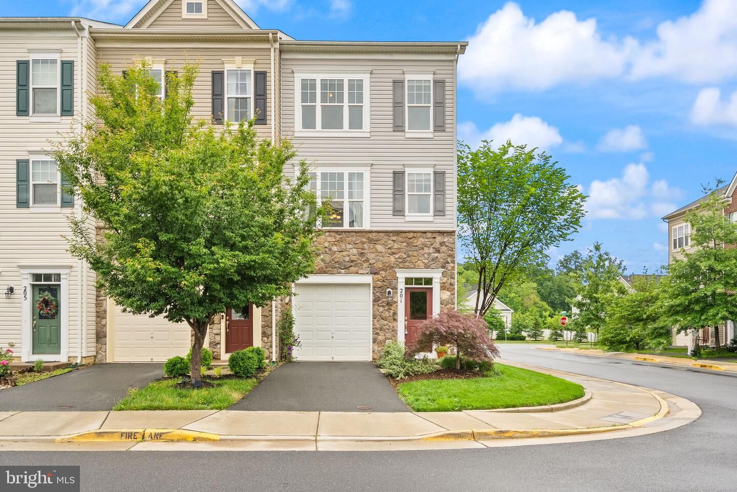 Property Photo: 201 Miles Hawk Terrace VA 20132