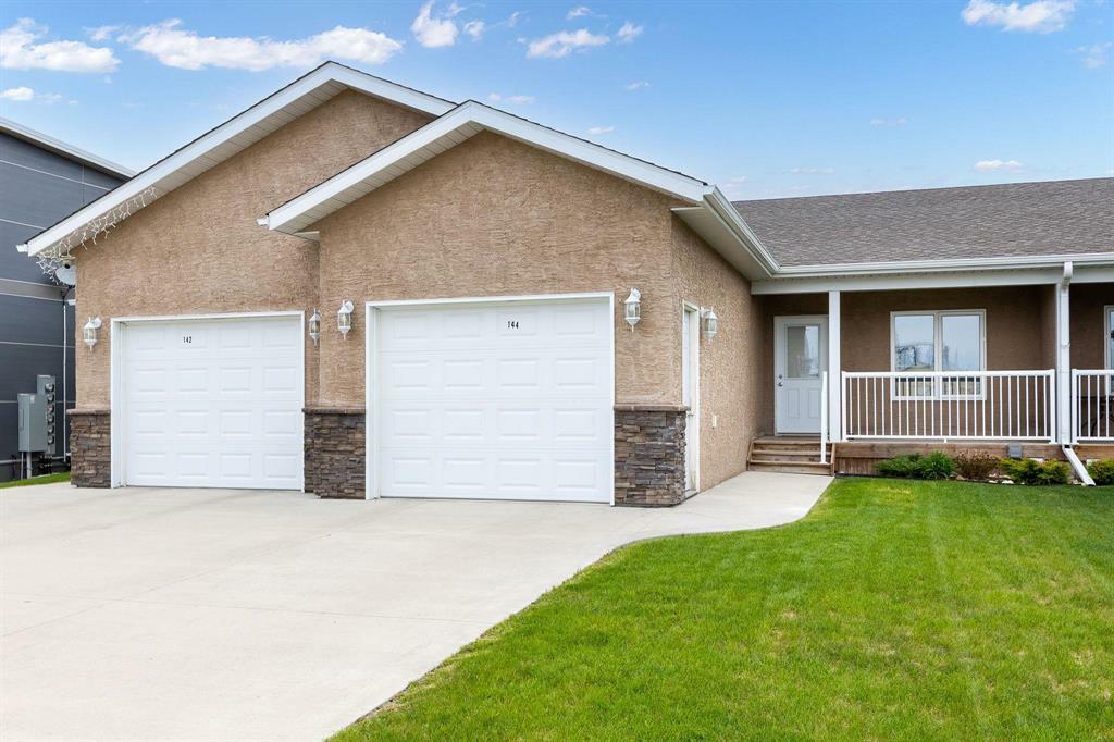 Property Photo: 144 Southwood Road MB R0G 1K0