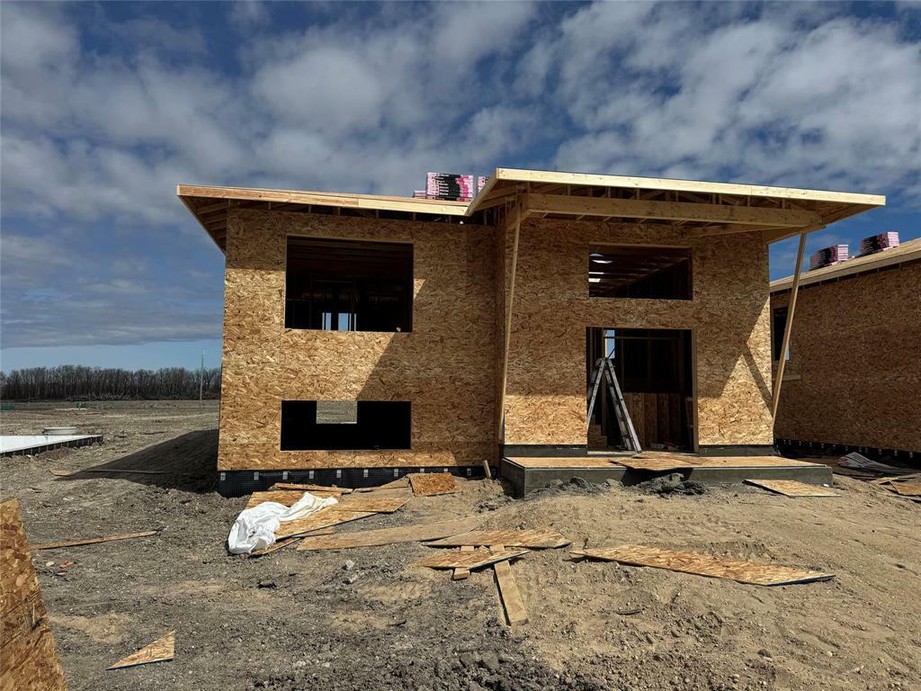 Property Photo: 4 Conifer Cove MB R5L 0L5