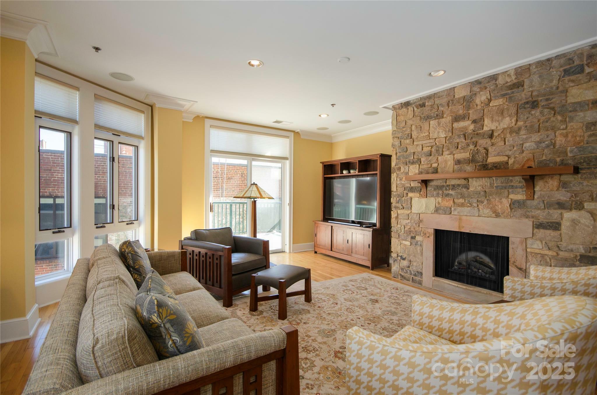 Property Photo: 21 Battery Park Avenue 406 NC 28801