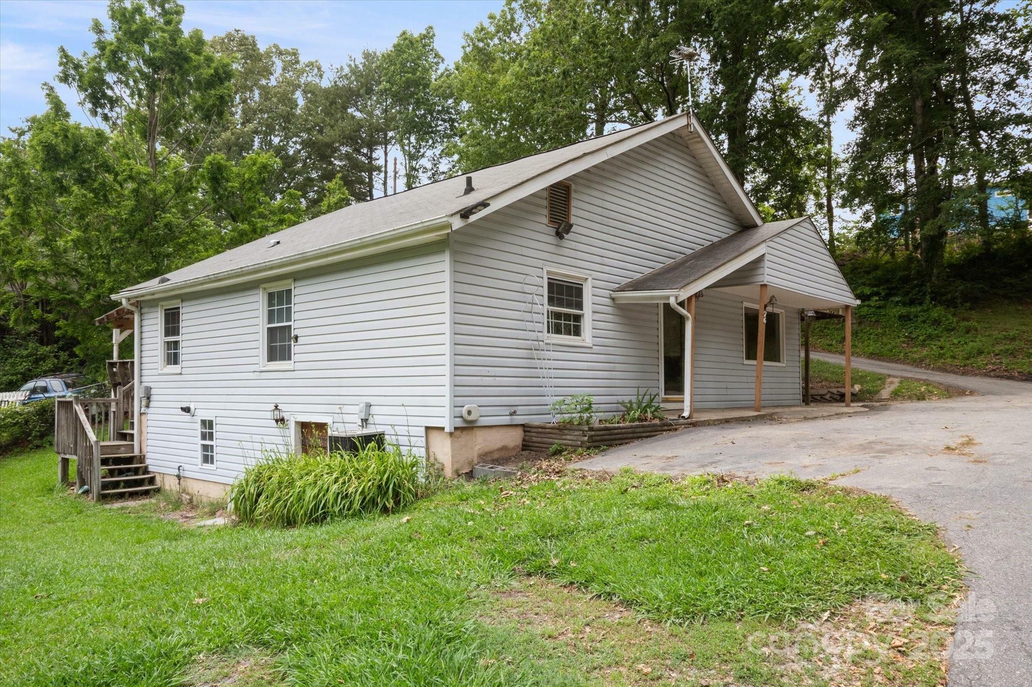 Property Photo: 76 Lookout Road NC 28804