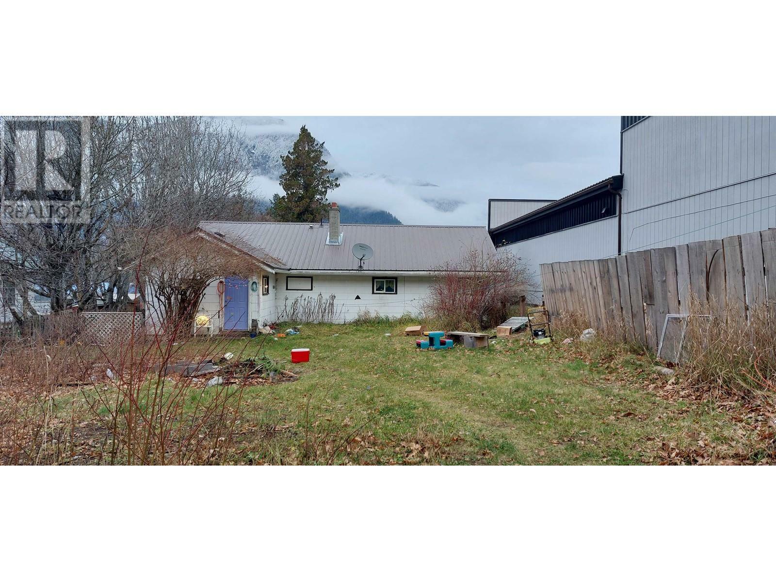 Property Photo: 633 Cliff Street BC V0T 1C0