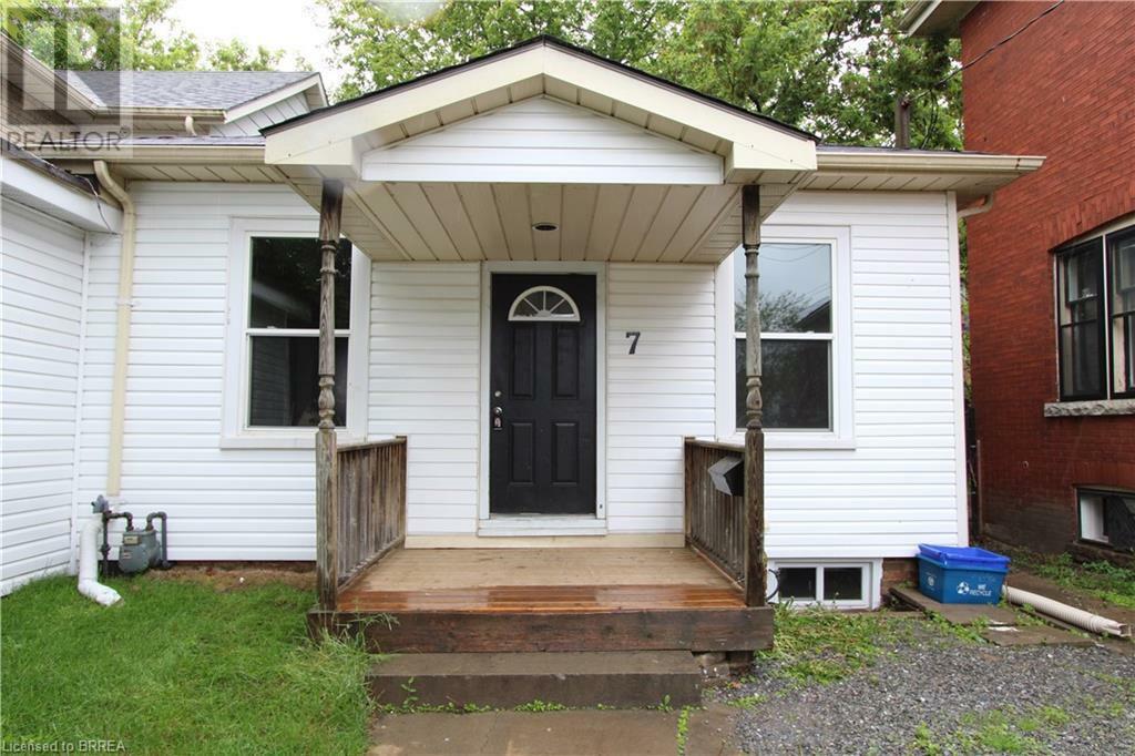 Property Photo: 7 Fleet Street ON N3T 3S8