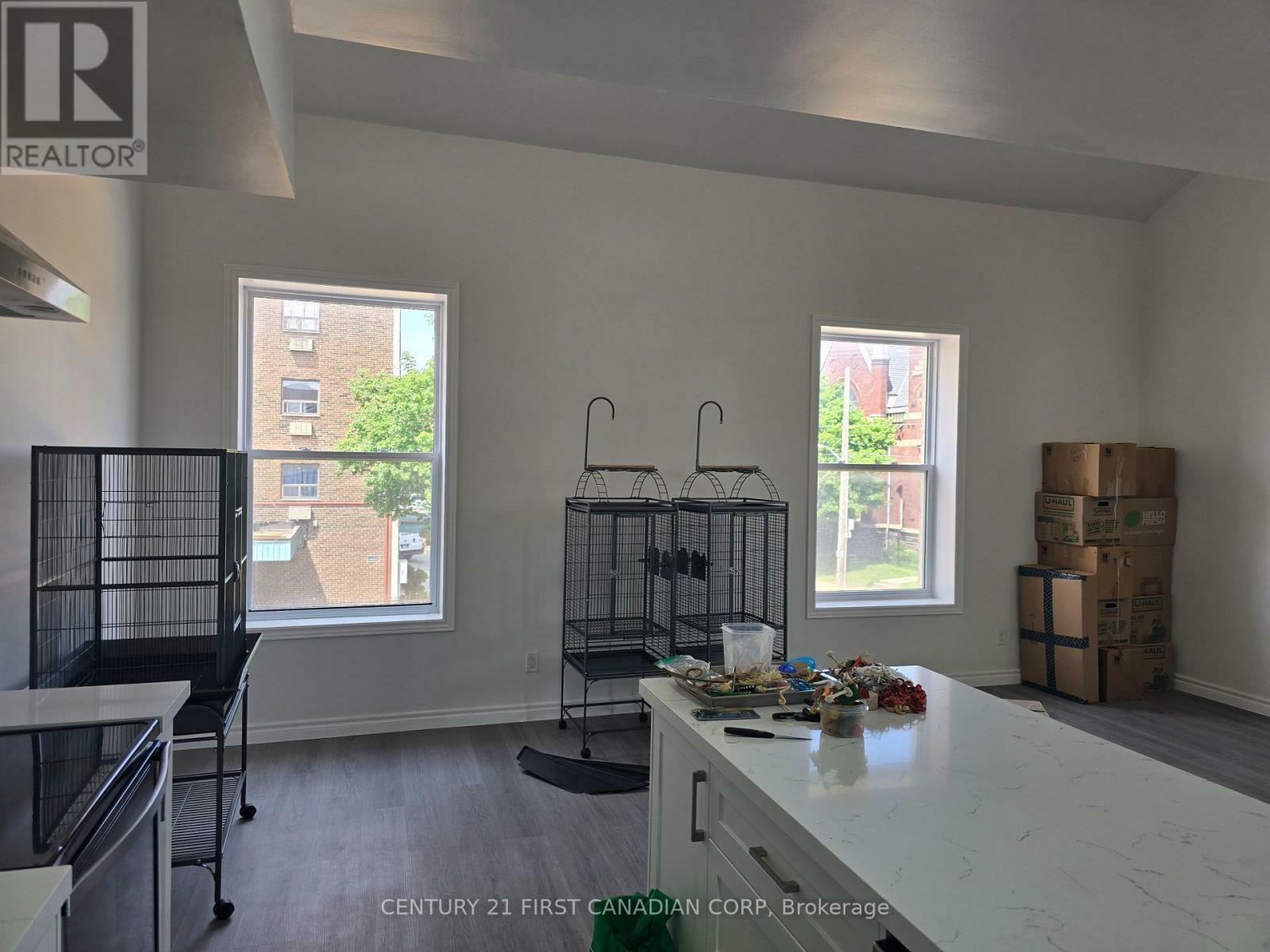 Photo de la propriété: 387 Maitland Street Upper ON N6B 1W1