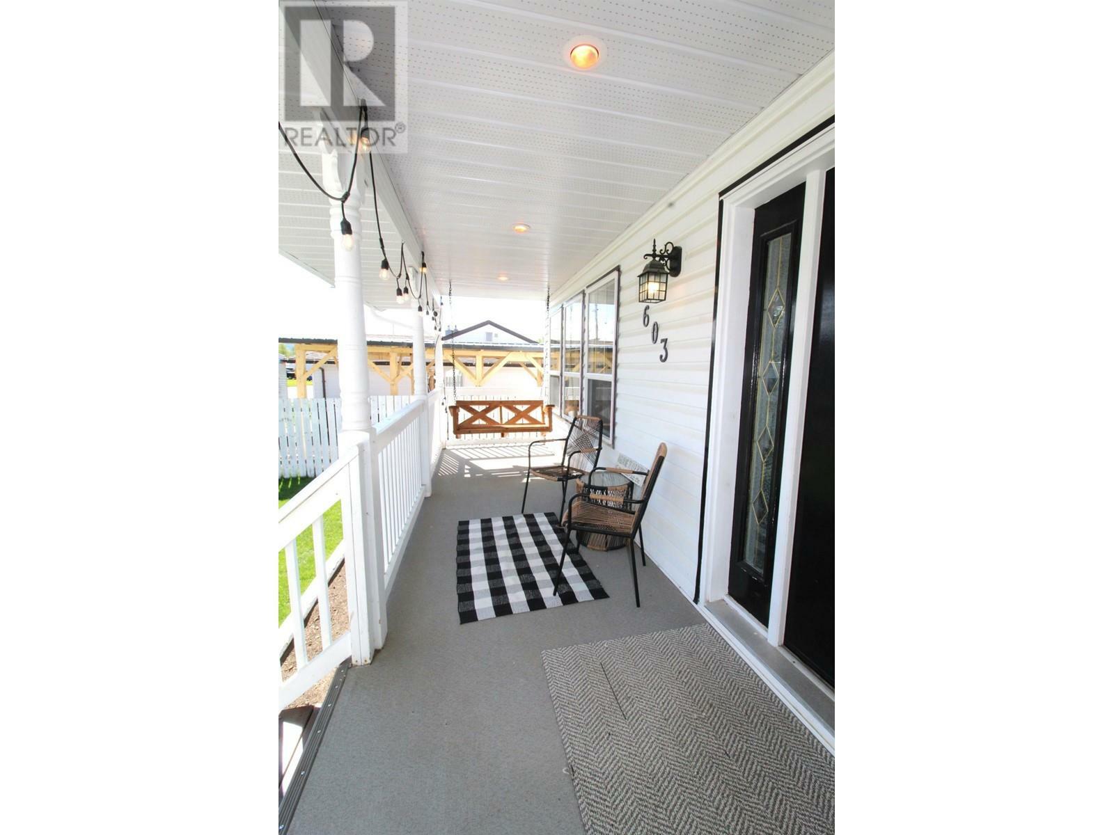 Photo de la propriété: 603 Babine Drive BC V0J 2C0