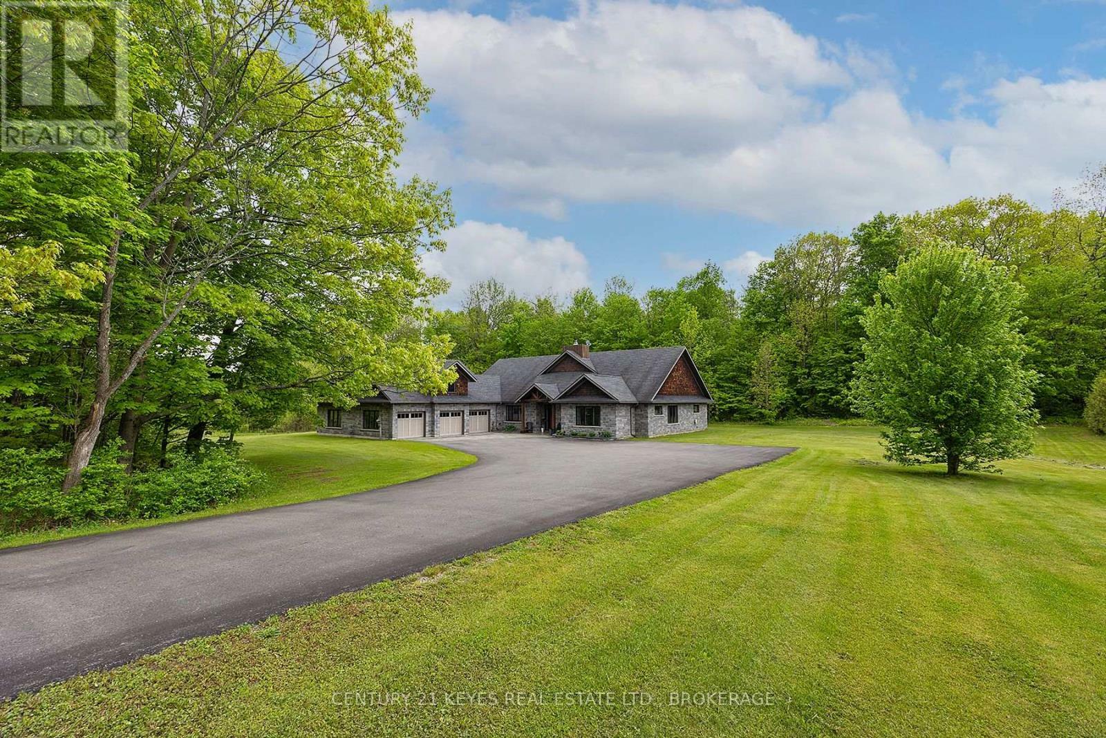 Property Photo: 24 Owen Avenue ON K7G 2V9