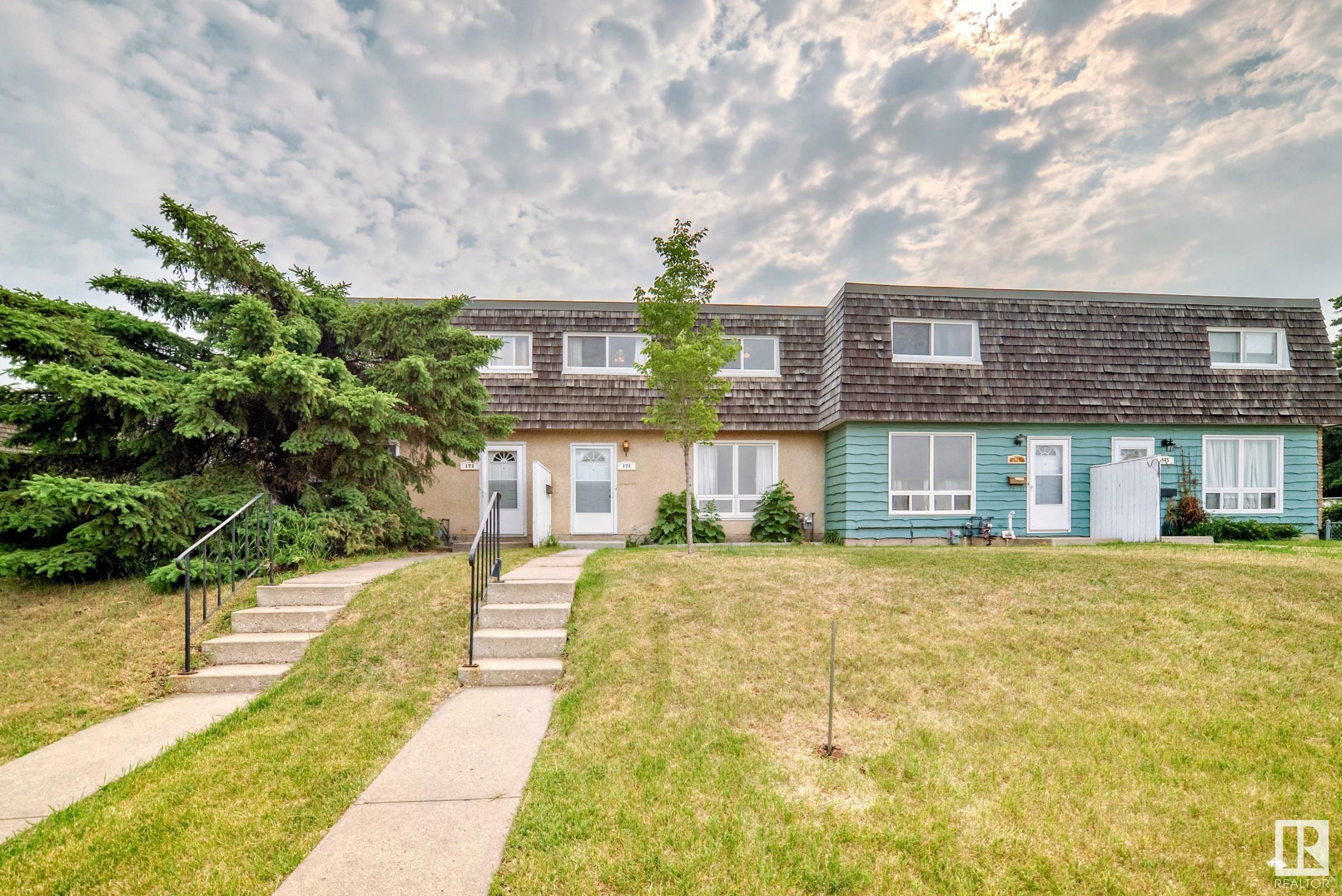 Property Photo: 173 Mayfair Mews NW AB T5E 5R7