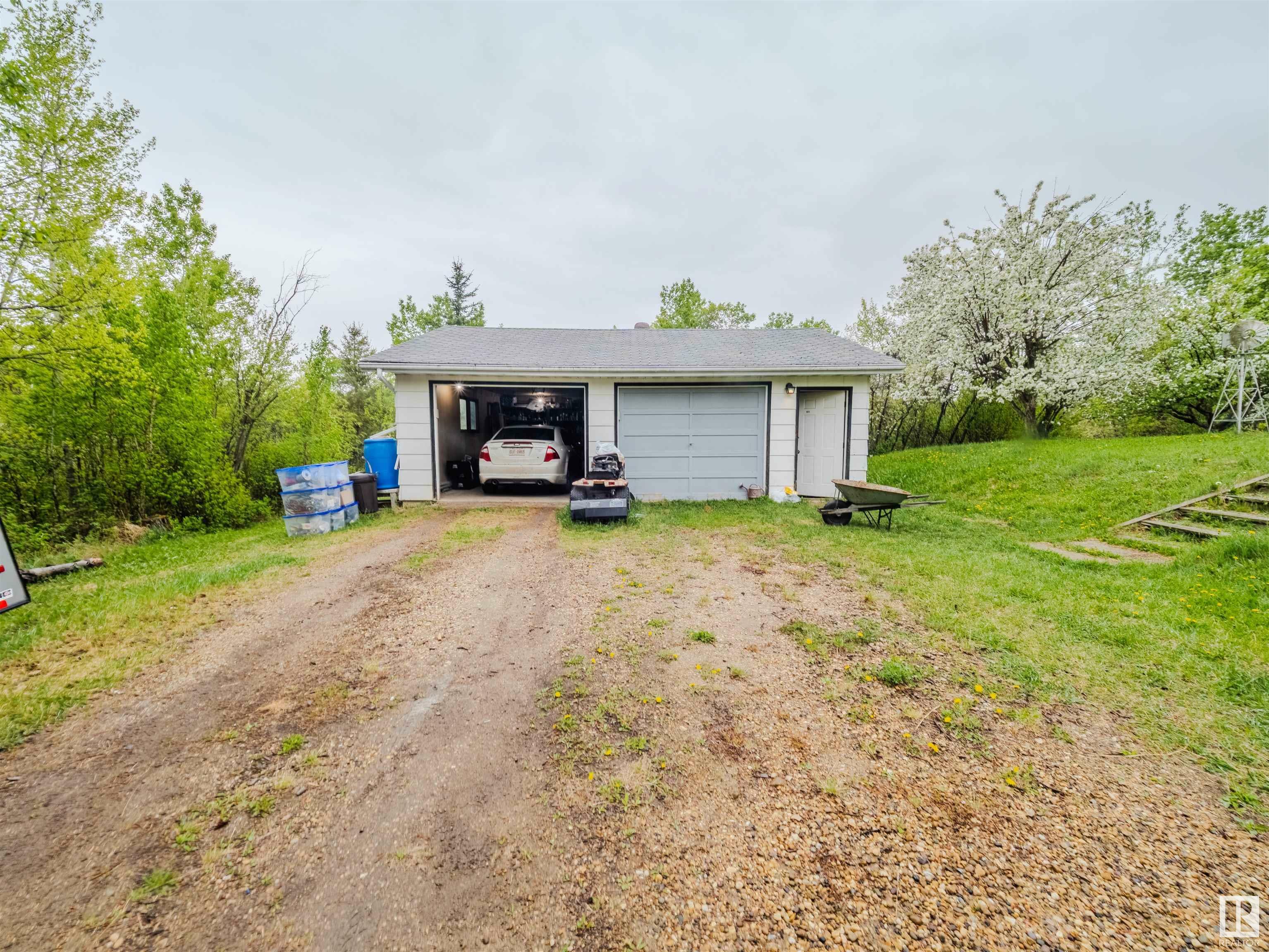 Property Photo: 51247 Rge Road 231 277 AB T8B 1K7