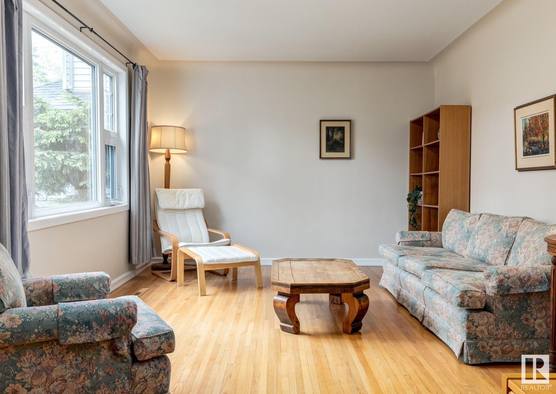 Photo de la propriété: 11454 79 Avenue NW AB T6G 0P6