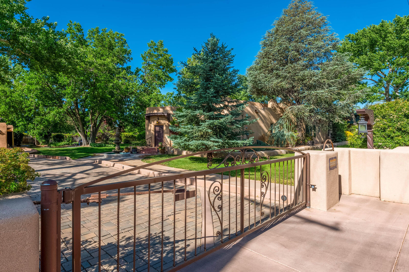 Property Photo: 1122 Green Valley Road NW NM 87107