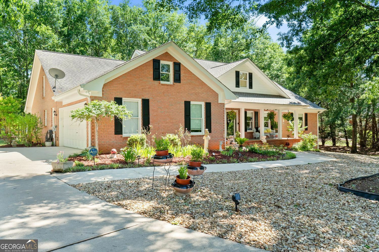 Property Photo: 401 Riverwalk GA 30252
