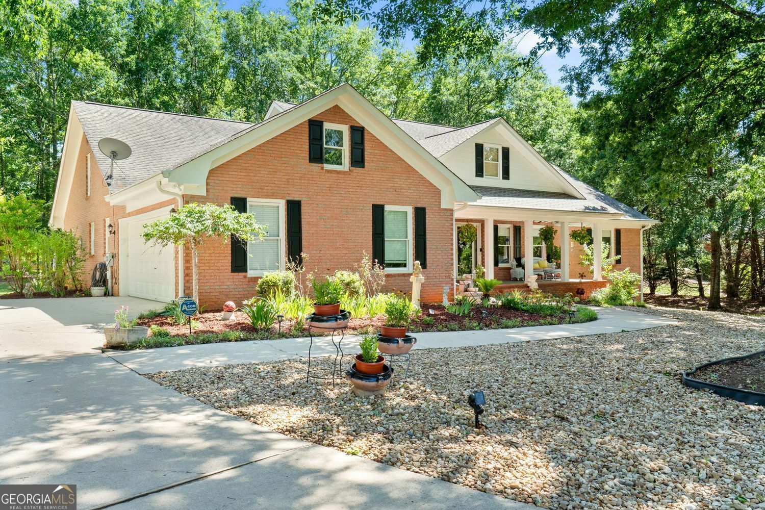 Property Photo: 401 Riverwalk GA 30252