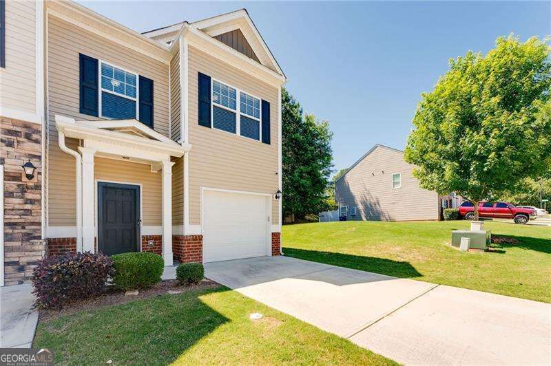 Property Photo:  5525 Sable Way  GA 30349