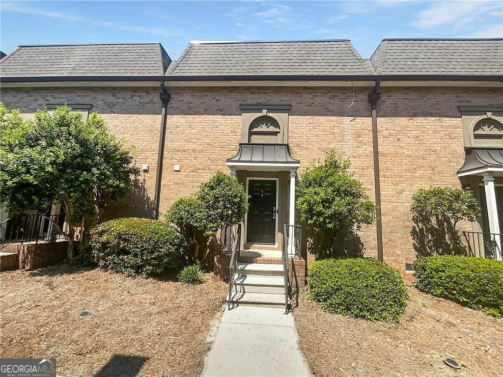 Property Photo: 6980 Roswell Road Road K5 GA 30328
