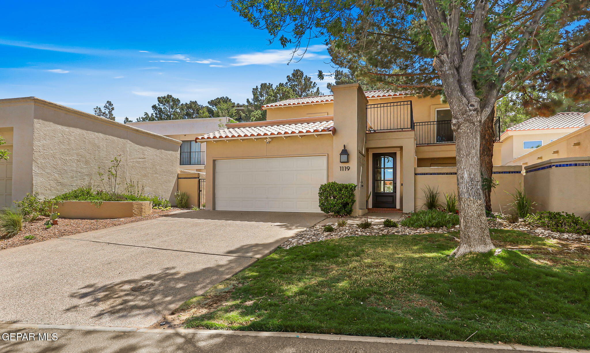 1119 Los Jardines Circle  El Paso TX 79912 photo