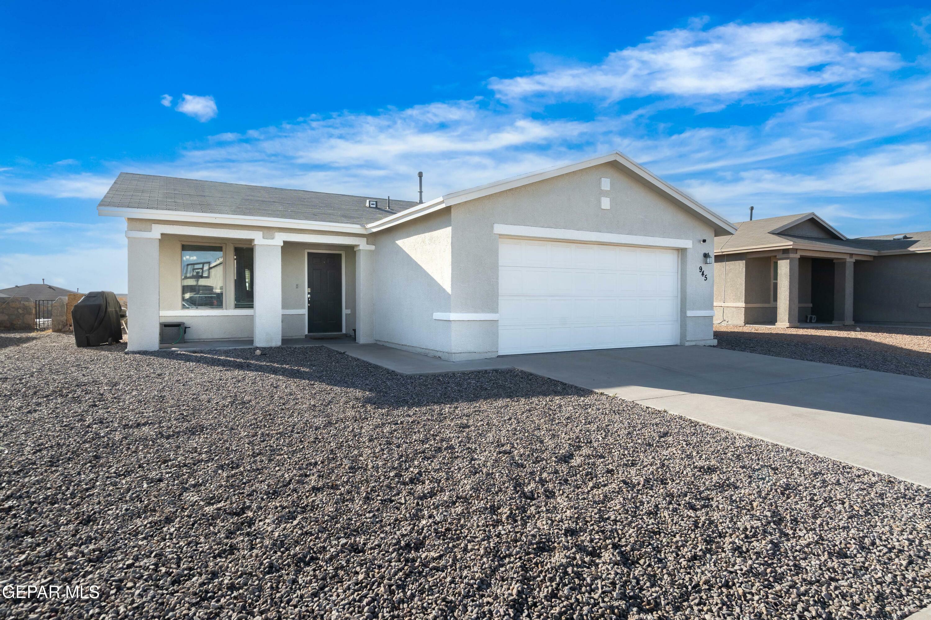 Property Photo: 945 Villa Seca Drive TX 79928