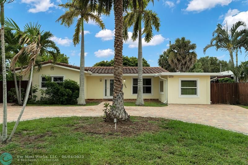 Property Photo: 2600 NE 22nd St FL 33062