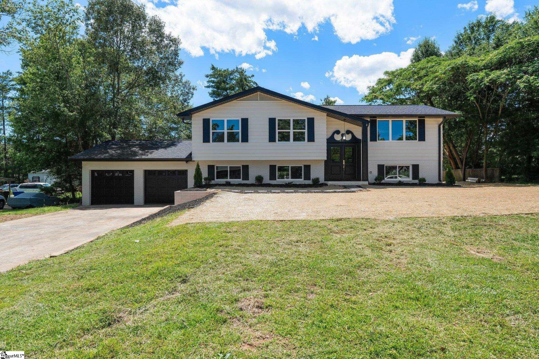 Property Photo: 110 Devon Drive SC 29662