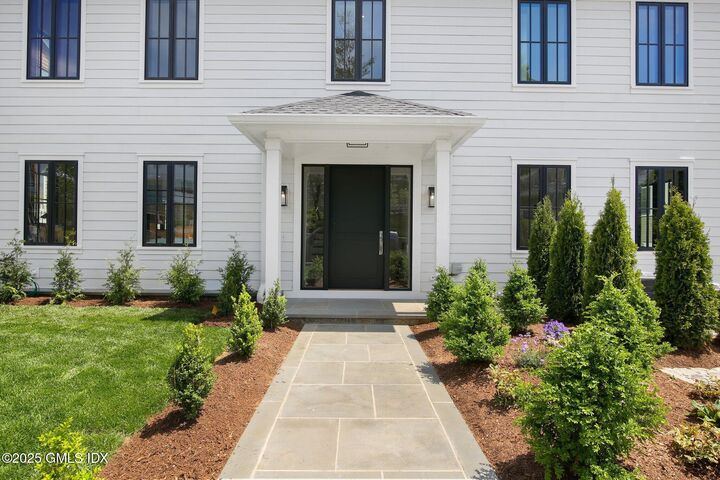Property Photo: 148 E Elm Street 1 CT 06830