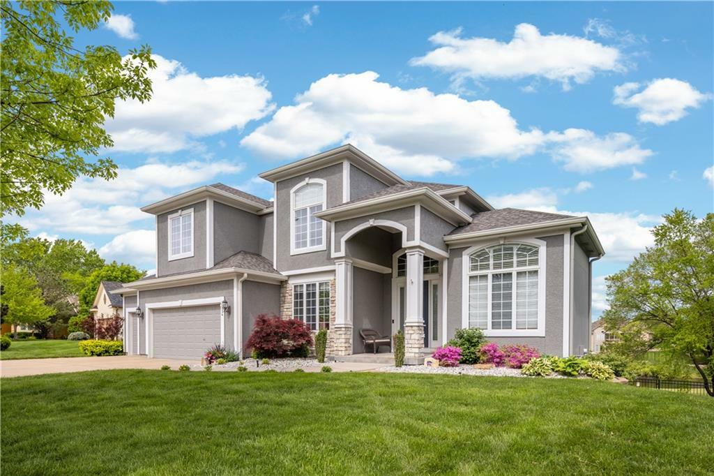 Property Photo:  9924 Skyview Lane  KS 66220 