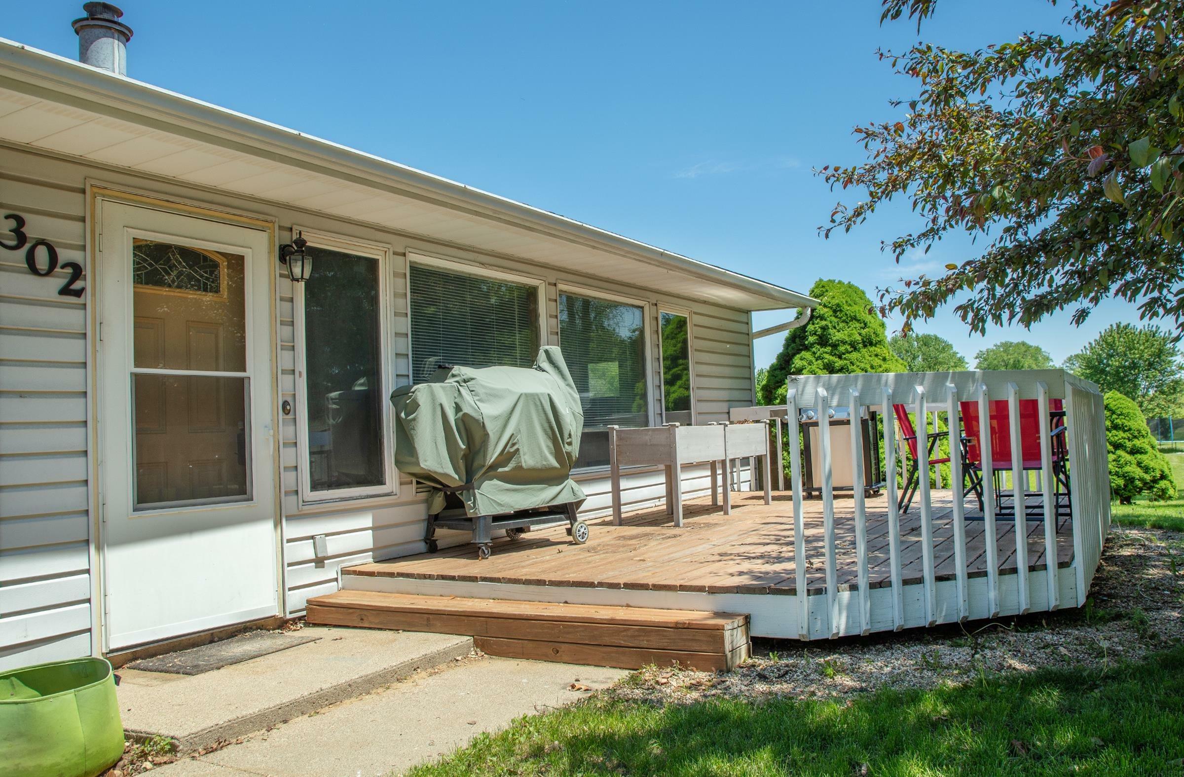 Property Photo: 302 Oak Street IA 50677
