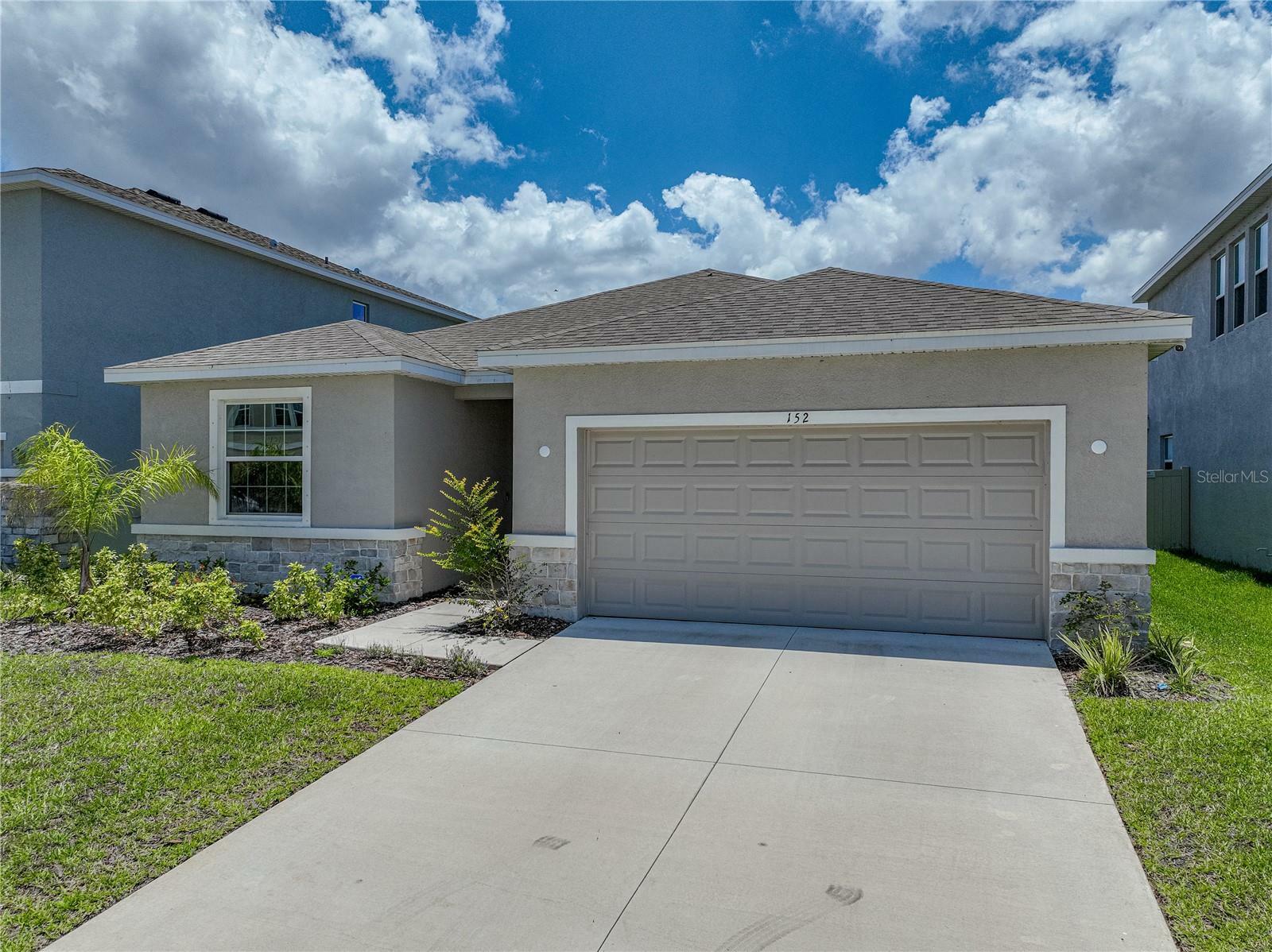 Property Photo: 152 Bright Ibis Avenue FL 33572