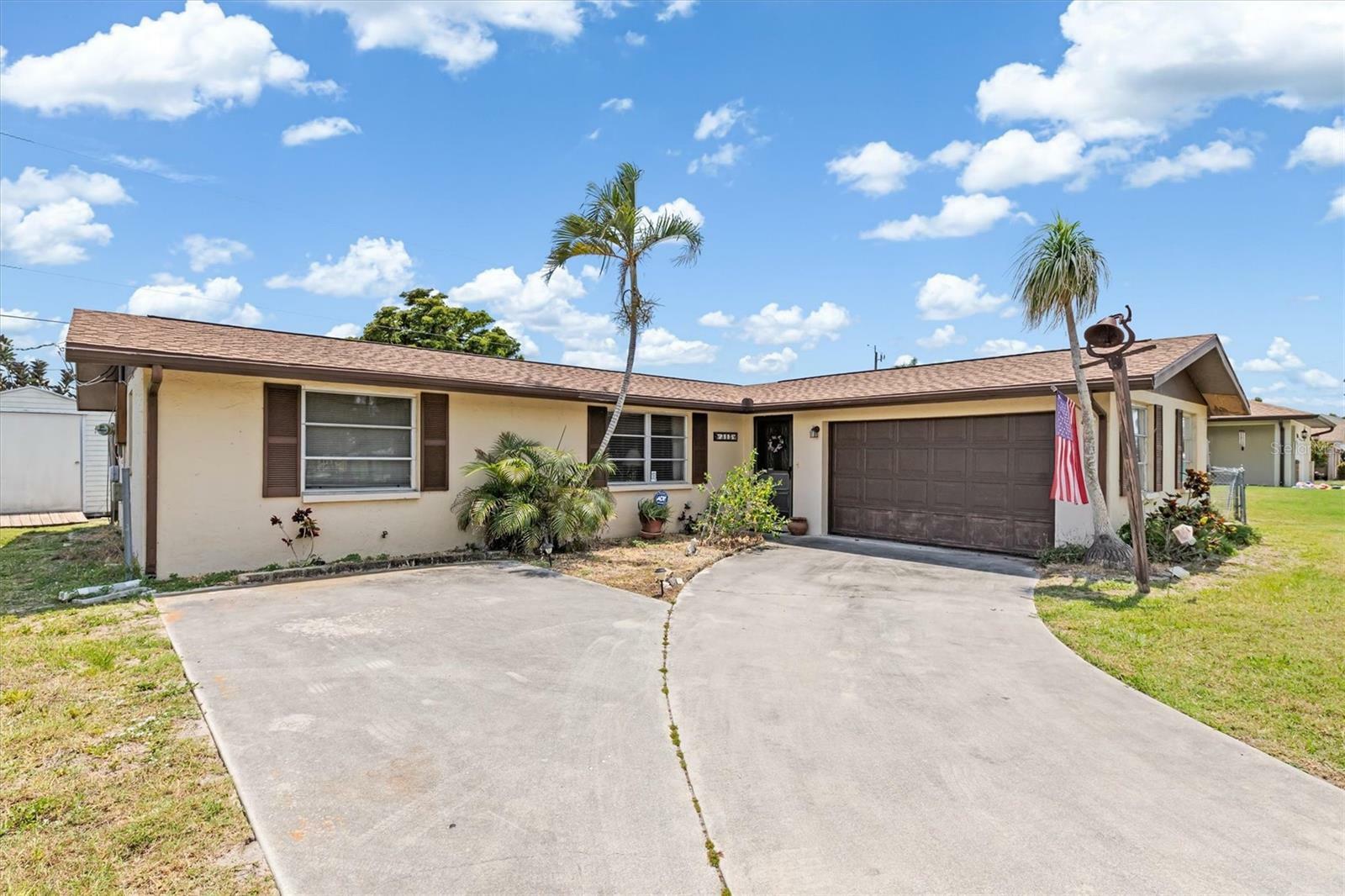 Property Photo: 315 Holly Road FL 34293