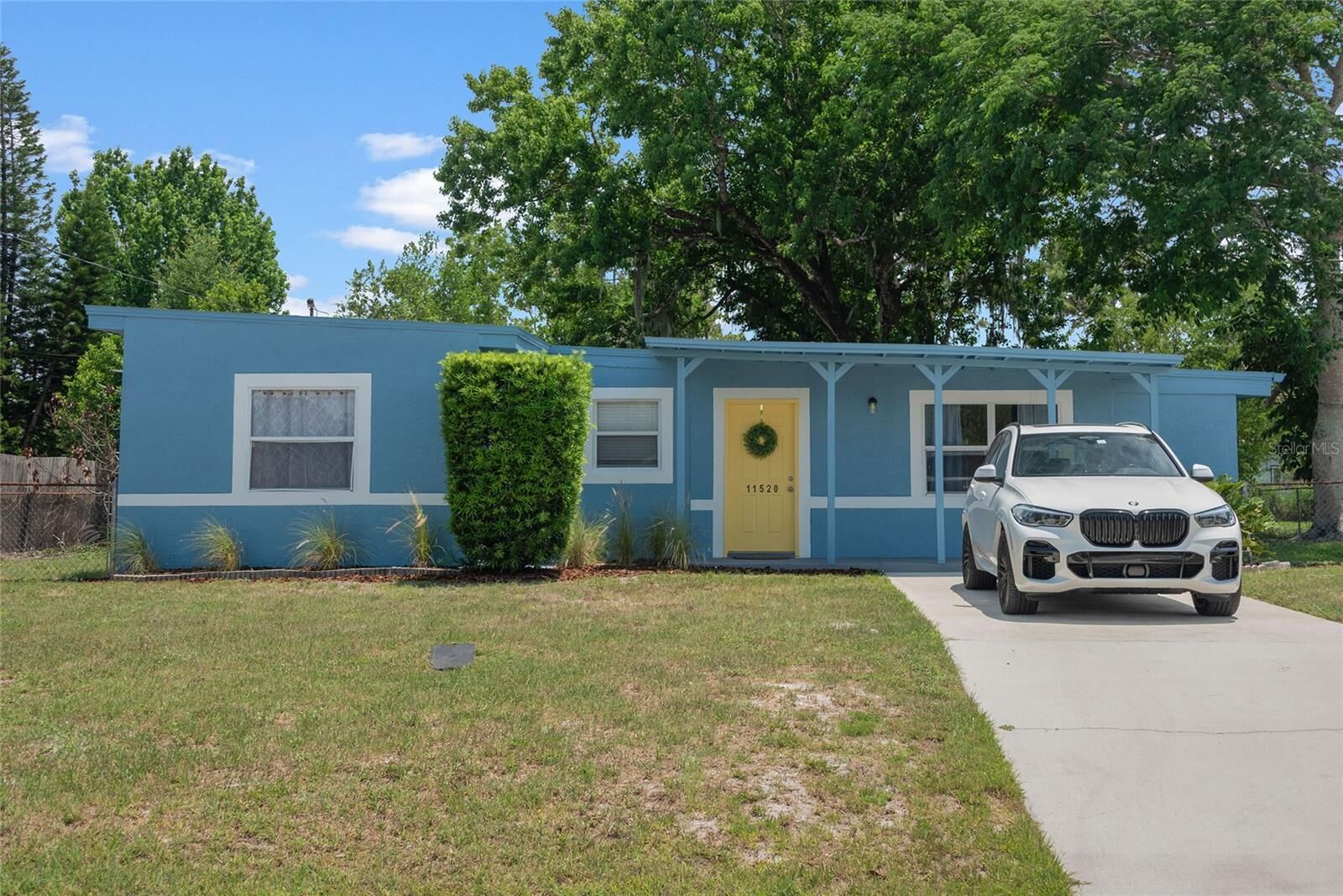 Property Photo: 11520 Churchill Street FL 32817