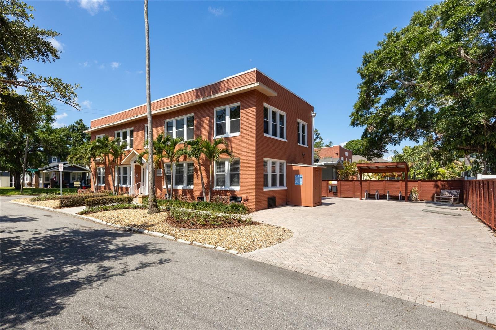 Property Photo: 3107 S Esperanza Avenue 1 FL 33629