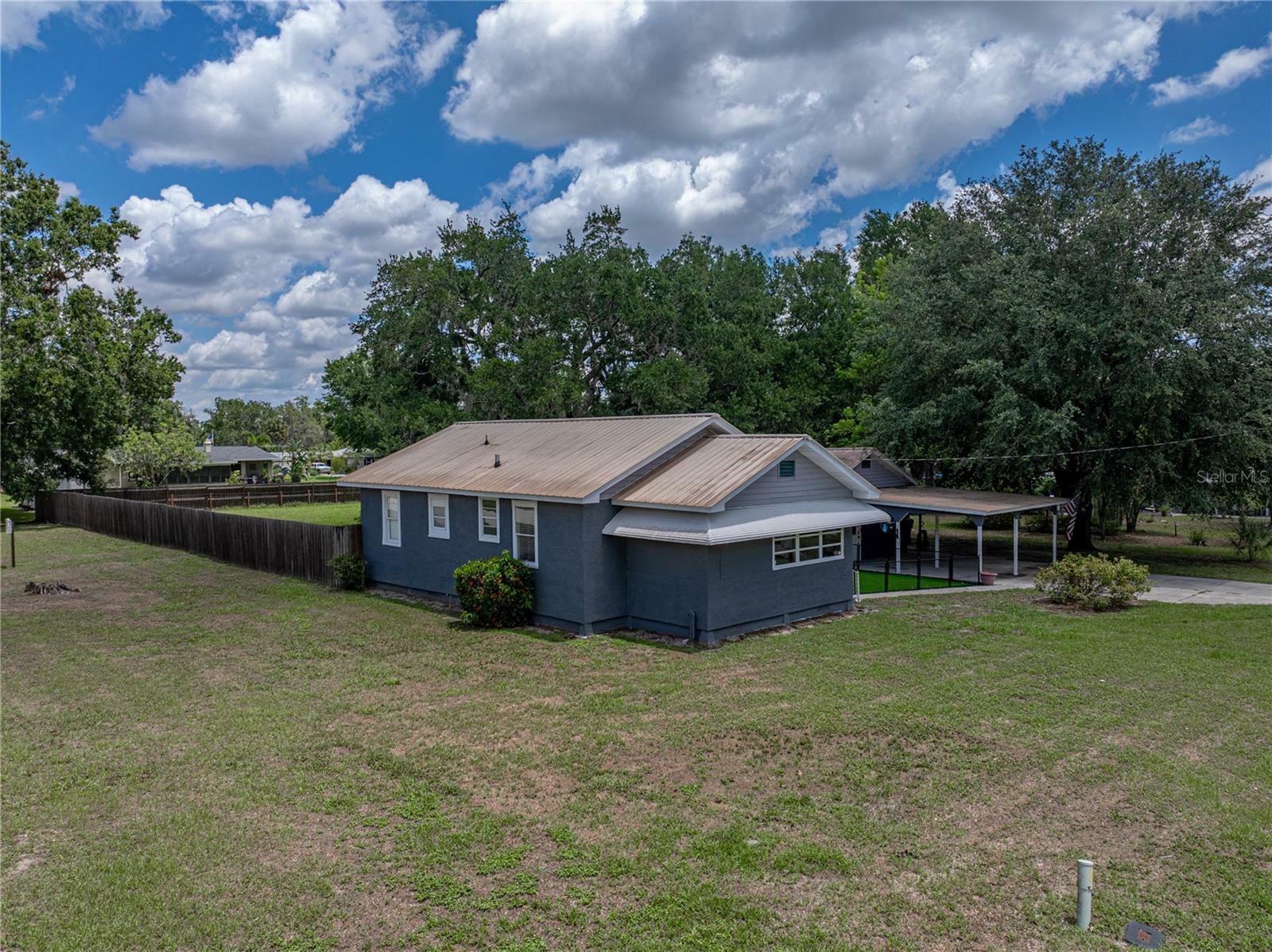 Property Photo: 803 7th Street NE FL 33841