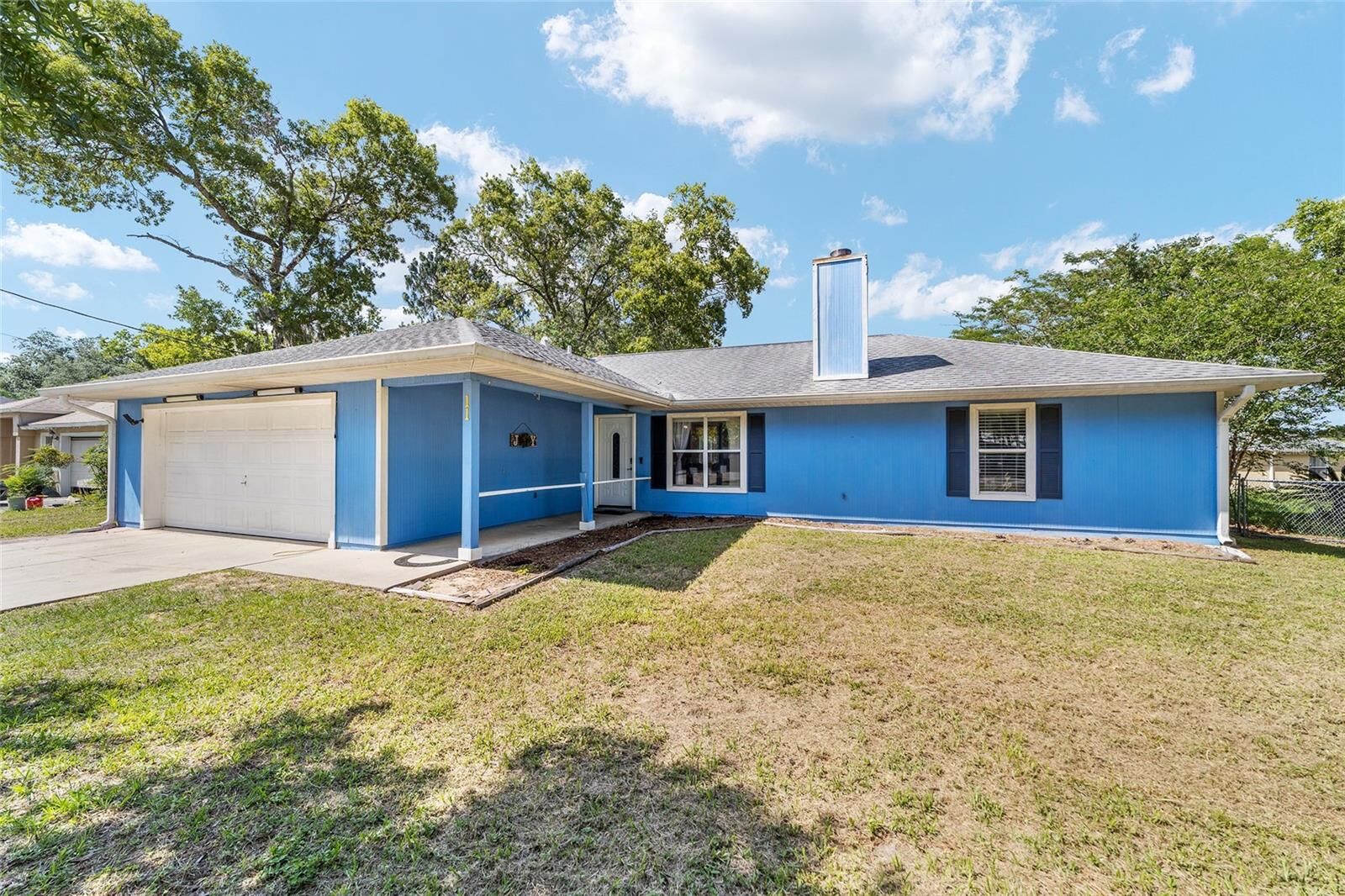 Property Photo:  11 SE Fir Trail Track  FL 34472 