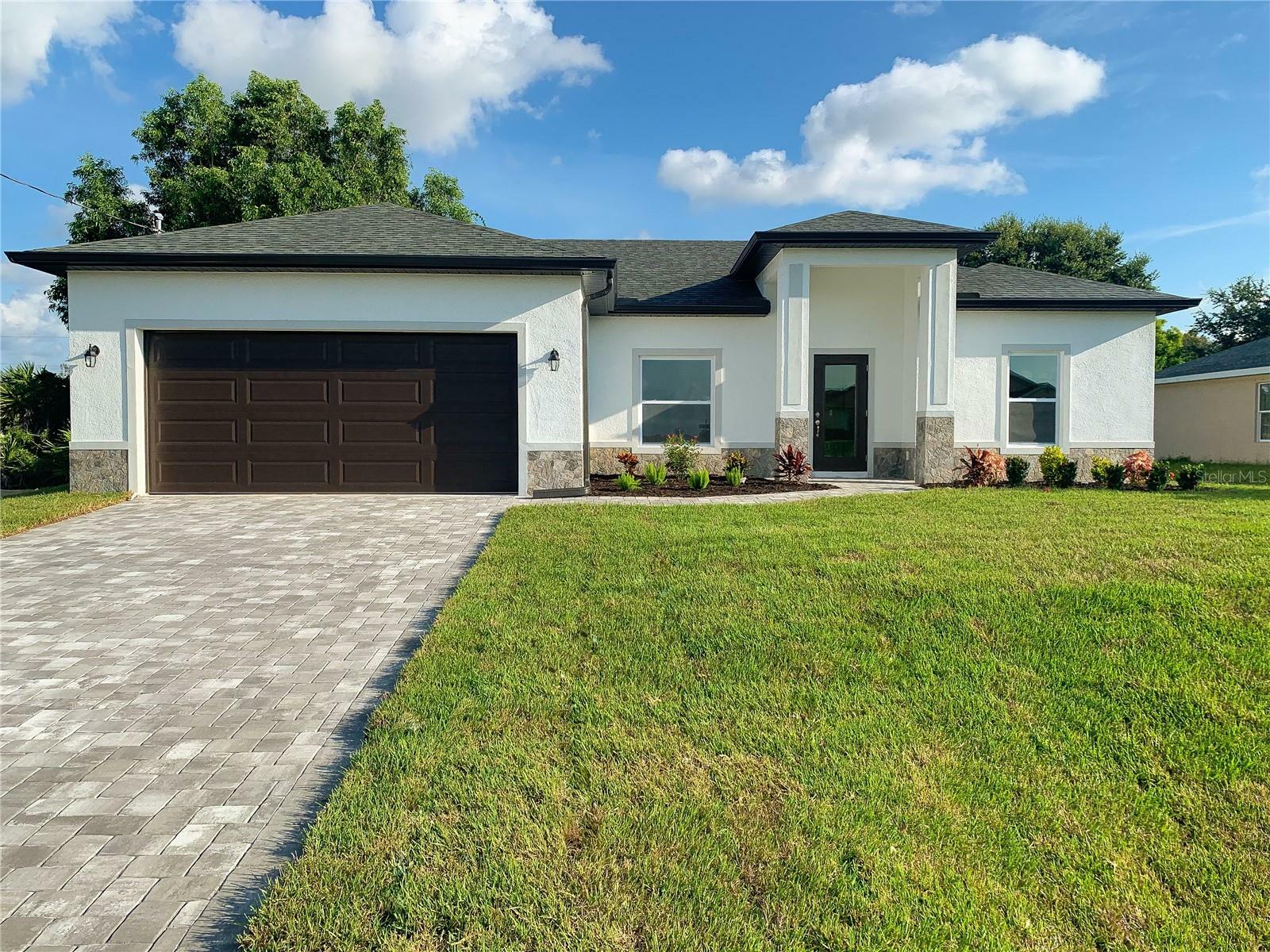 Property Photo: 1732 Rada Lane FL 34288