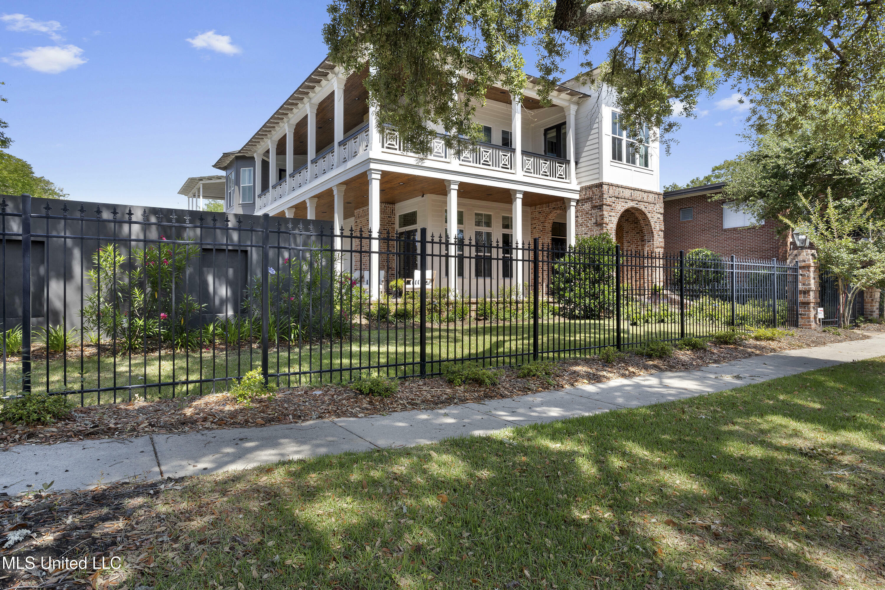 Property Photo:  1511 18th Avenue  MS 39501 