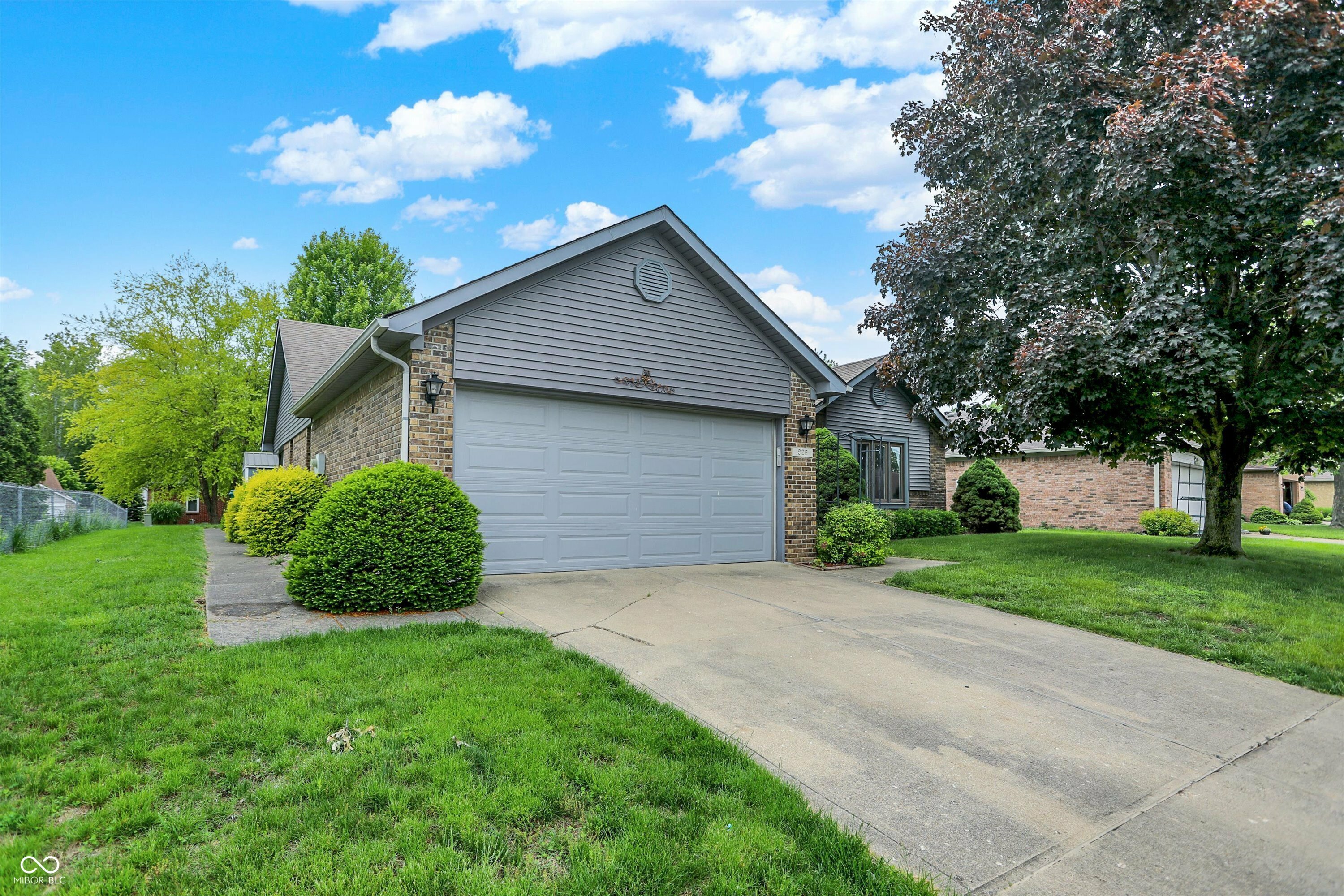 Property Photo: 926 Brookside Lane IN 46168