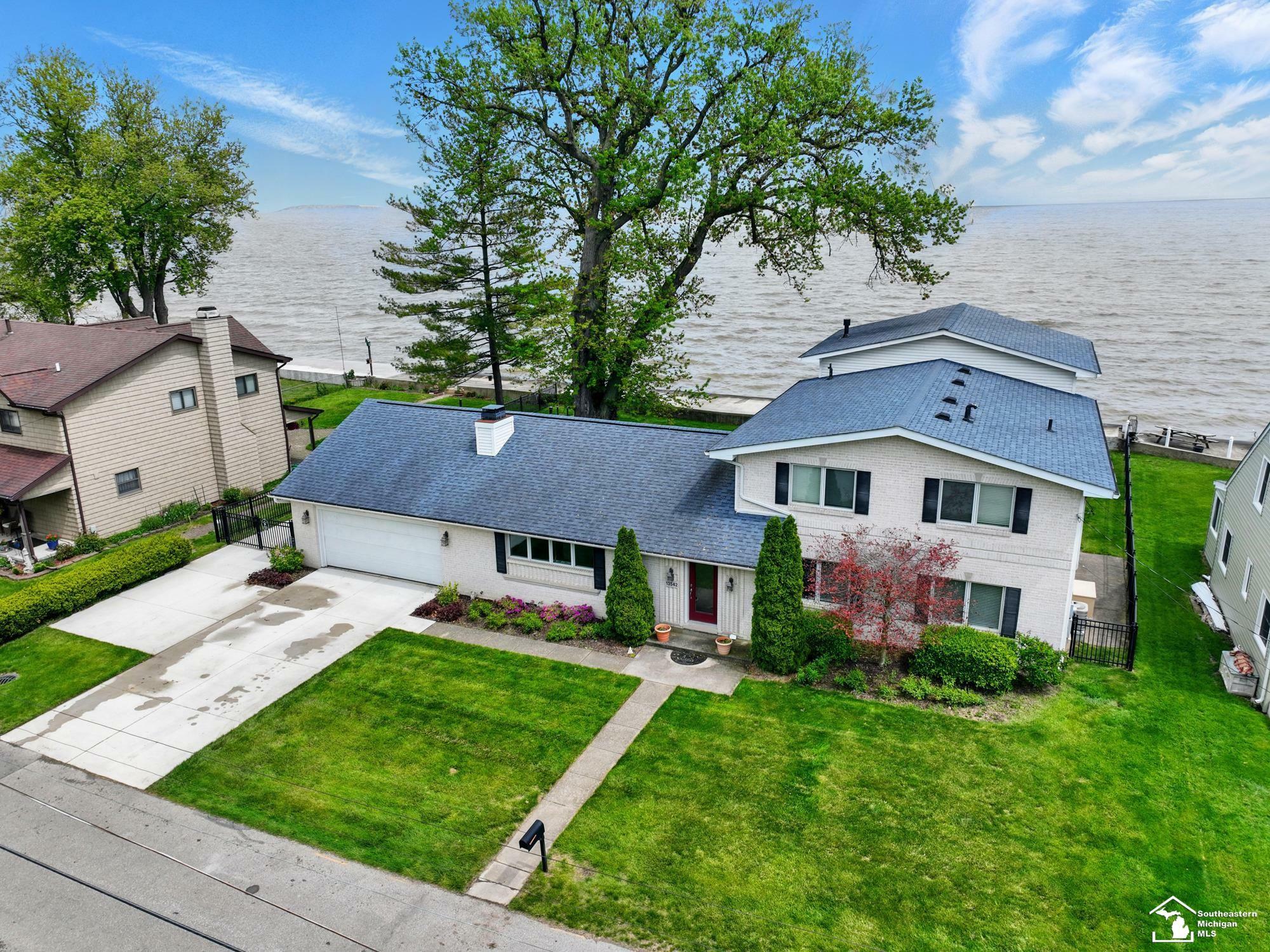 Property Photo: 13542 Venetian Drive MI 48161