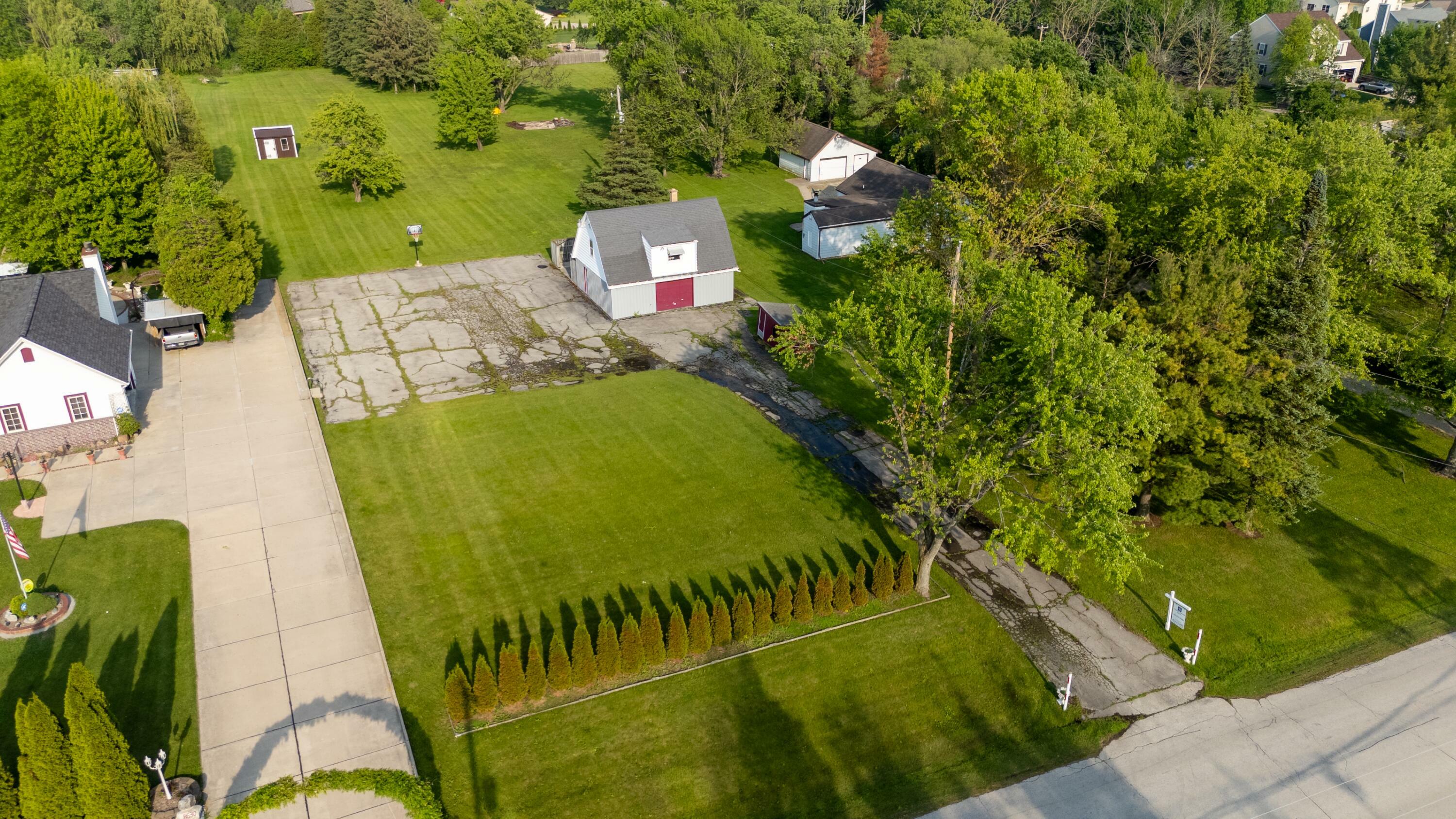 8646 S 35th St  Franklin WI 53132 photo