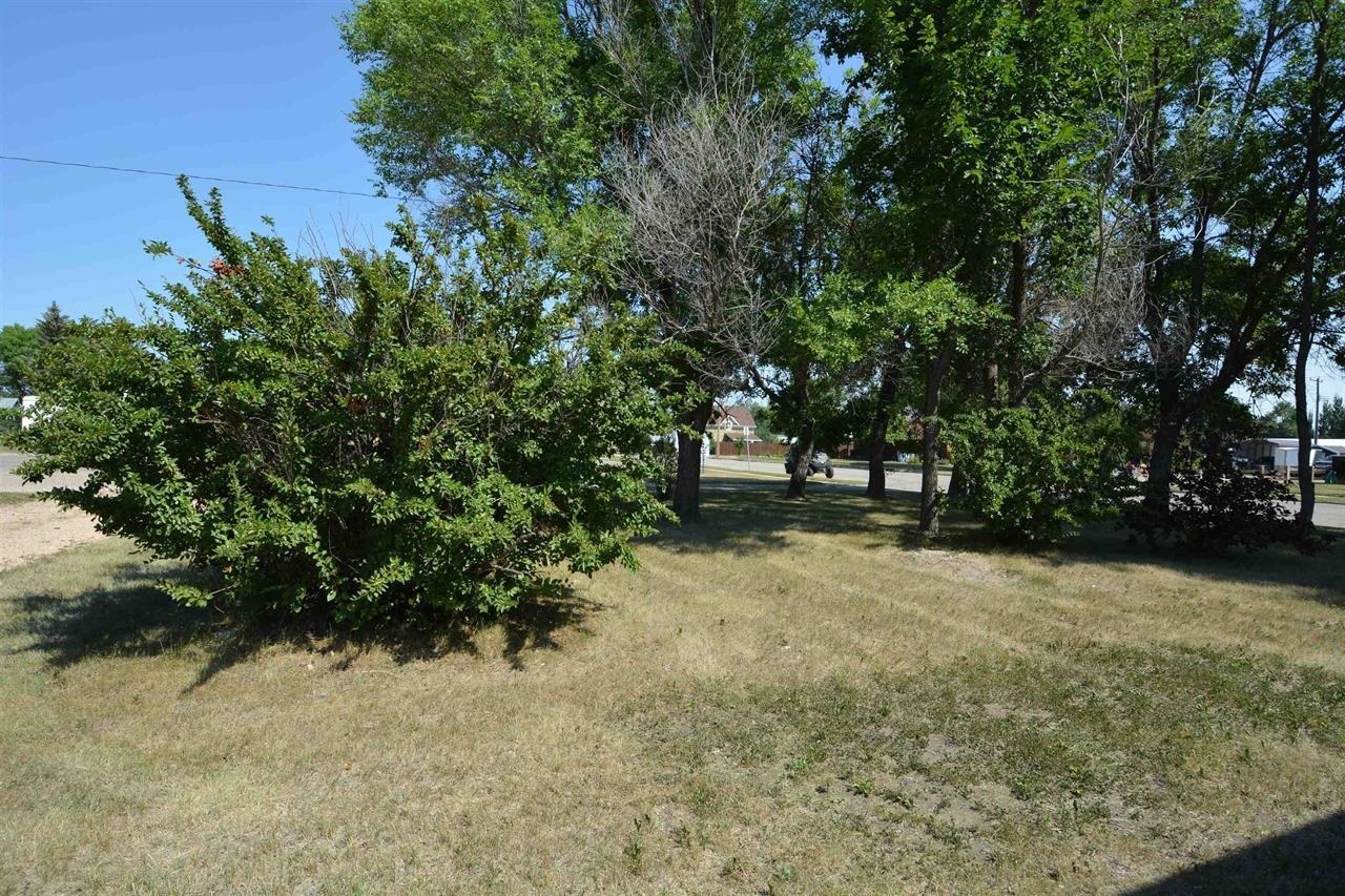 Property Photo: 524 4th St SE ND 58784