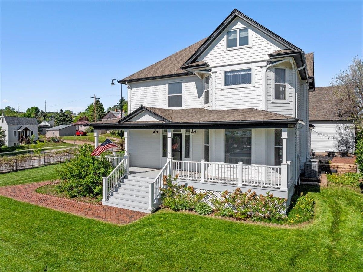 Property Photo:  811 St. Joe Street  SD 57783 