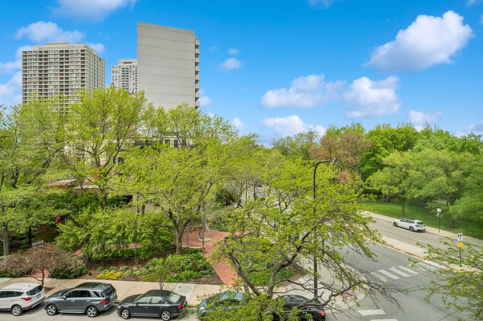 Property Photo:  1850 N Clark Street 402  IL 60614 