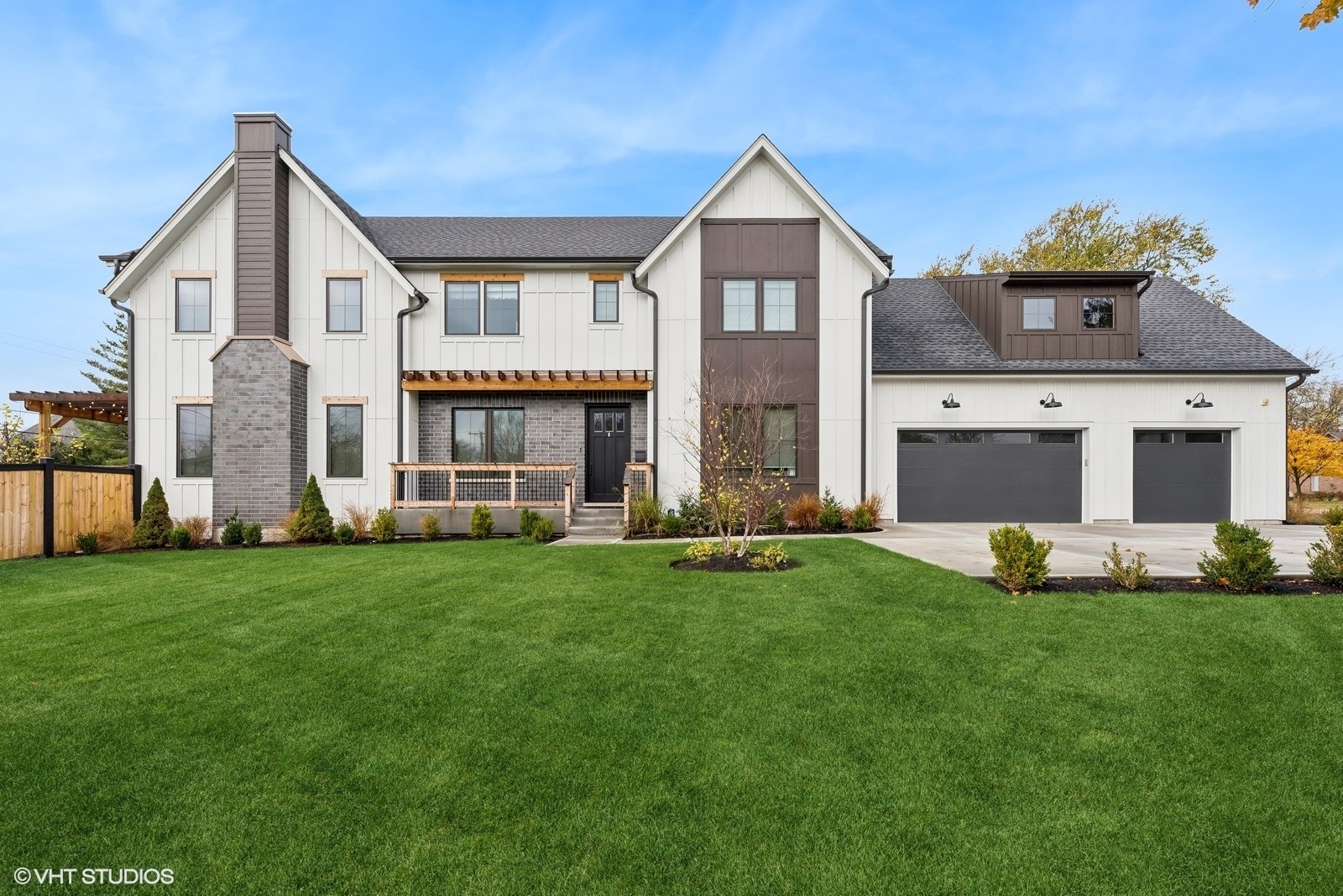 Property Photo: 2411 Woodlawn Road IL 60062