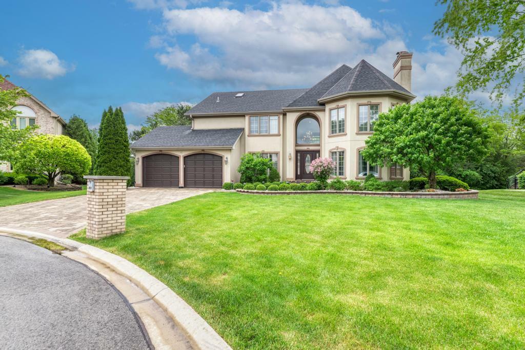 Property Photo: 1505 Old Oak Place IL 60561