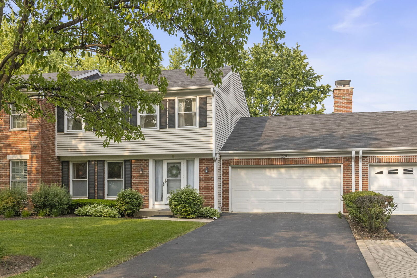 Property Photo:  1209 W Bauer Road  IL 60563 