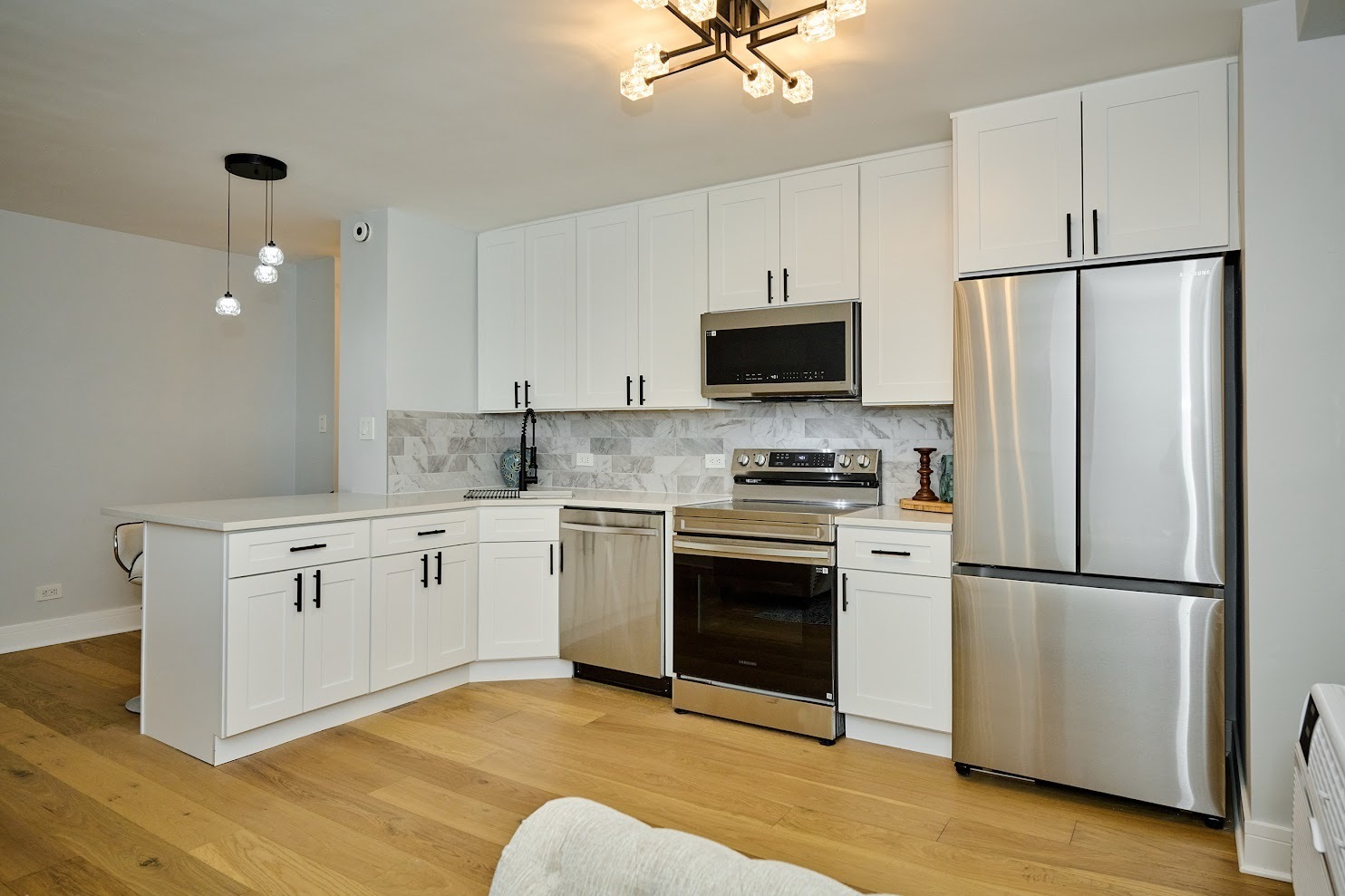 Property Photo: 6300 N Sheridan Road 112 IL 60660