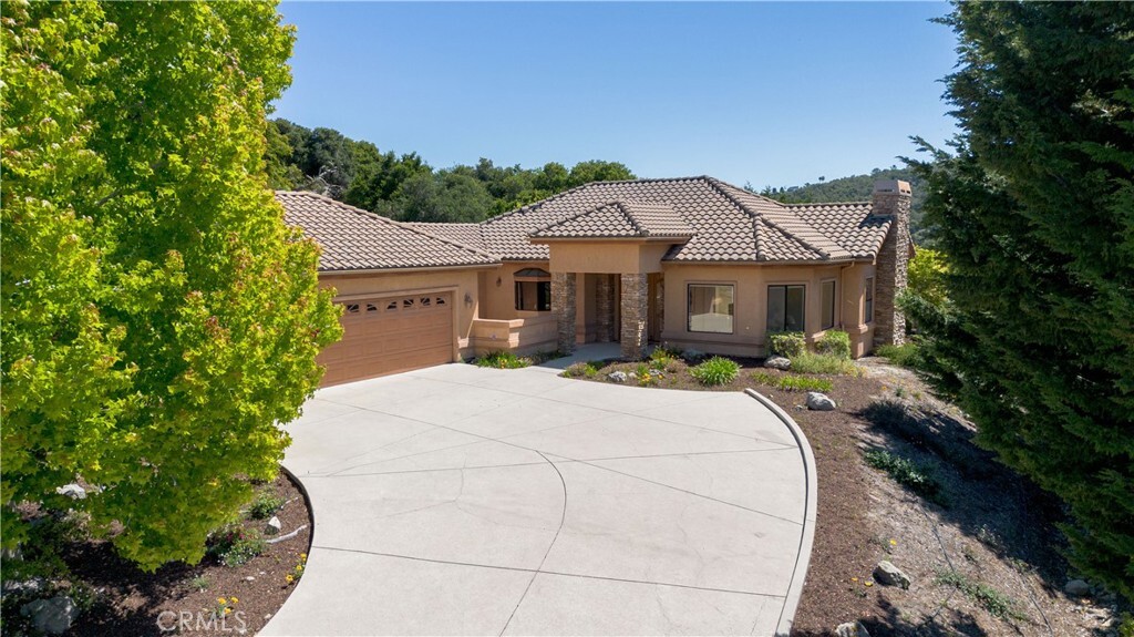 Property Photo:  570 Jenny Place  CA 93420 