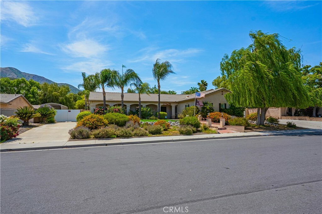 Property Photo: 30867 Via Bonica CA 92530