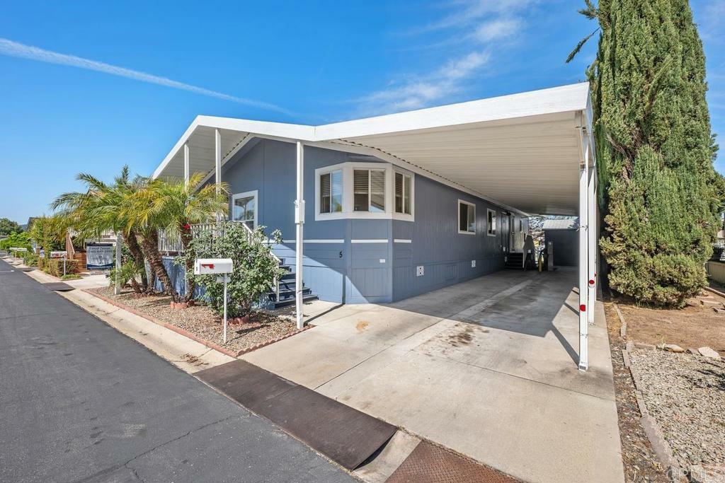 Property Photo: 1001 S Hale Avenue #5 CA 92029