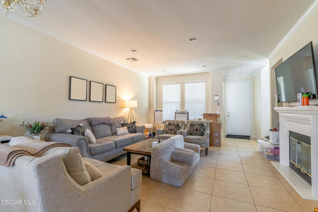 Property Photo:  82 Via Katrina  CA 91320 