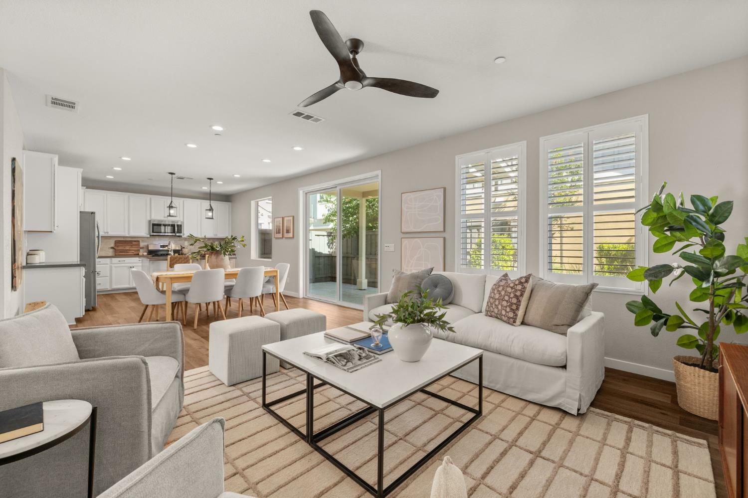 3565 Forney Way  Sacramento CA 95816 photo