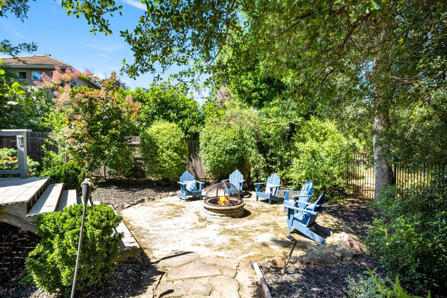 Property Photo: 431 Lockridge Court CA 95746